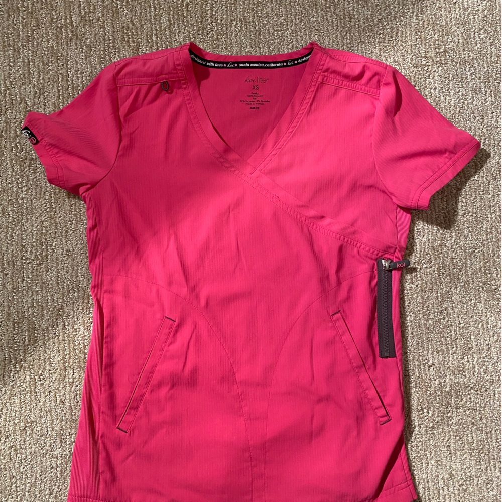 Koi Lite WOMENS Pink Scrub Short Sleeve Shirt Size XS
